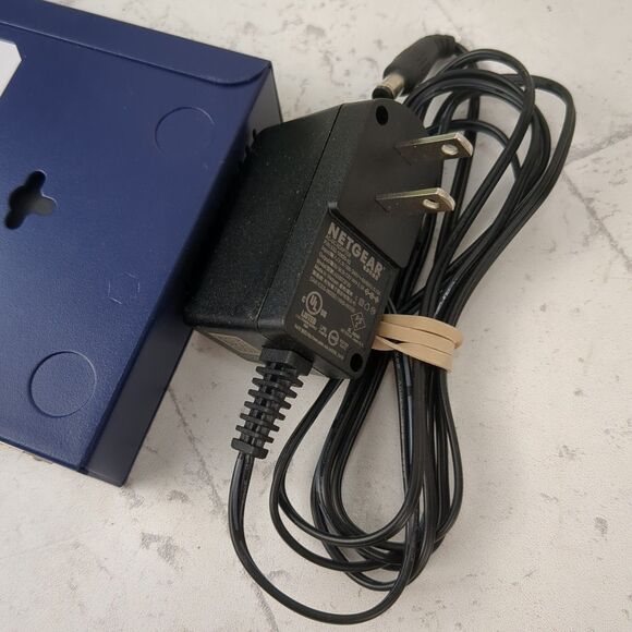 NETGEAR ProSAFE 8-Port Gigabit Ethernet Switch GS108v4 w/ Power Supply - Picture 8 of 10